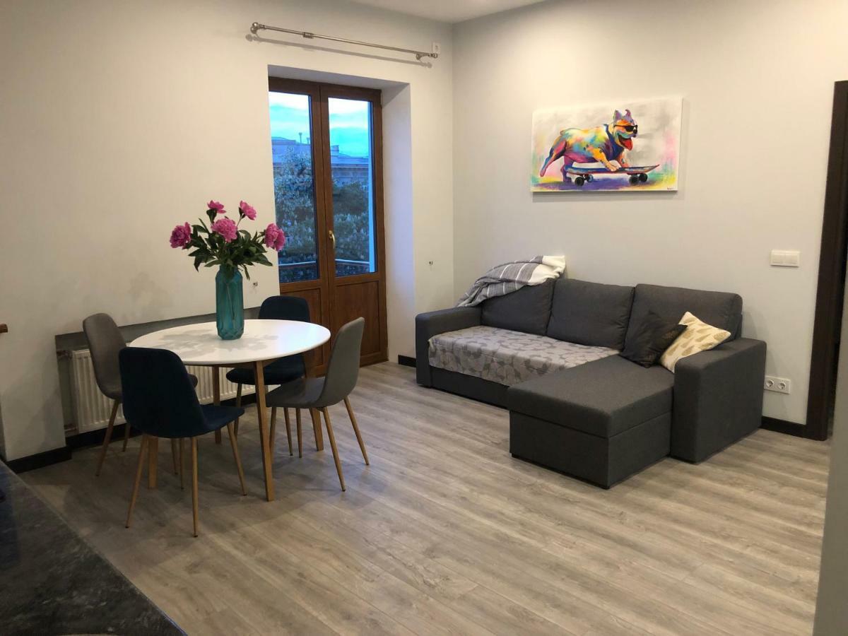 Grand Apartment 2 Chernihiv Exterior photo